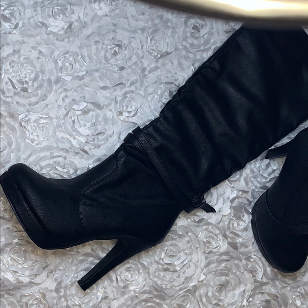 ♥️Charlotte Russe Faux Leather Boots ♥️